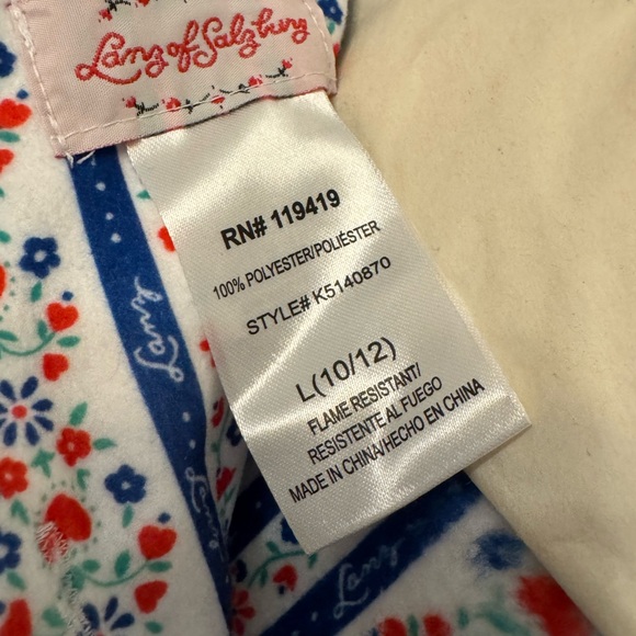 Children’s 10/12 Lanz of Salzburg nightgown - Picture 2 of 4